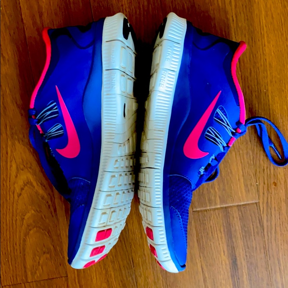 Nike Free 5.0 shoes